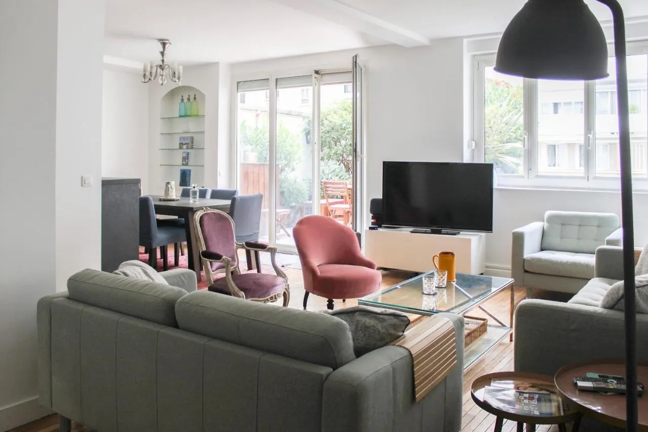 Spacious Cocoon 2 Steps From The Eiffel Tower Paris 0*,  France