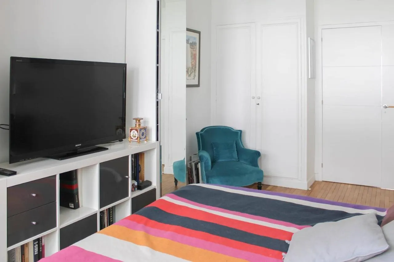 Spacious Cocoon 2 Steps From The Eiffel Tower Paris France