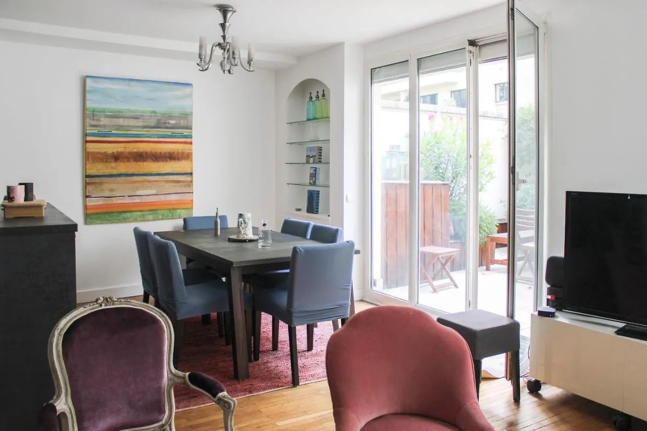 Spacious Cocoon 2 Steps From The Eiffel Tower Paris Apartment