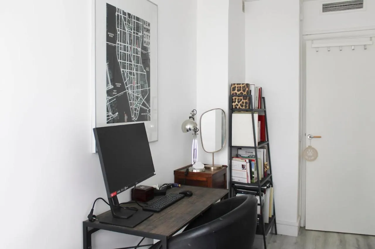 פריז Spacious Cocoon 2 Steps From The Eiffel Tower